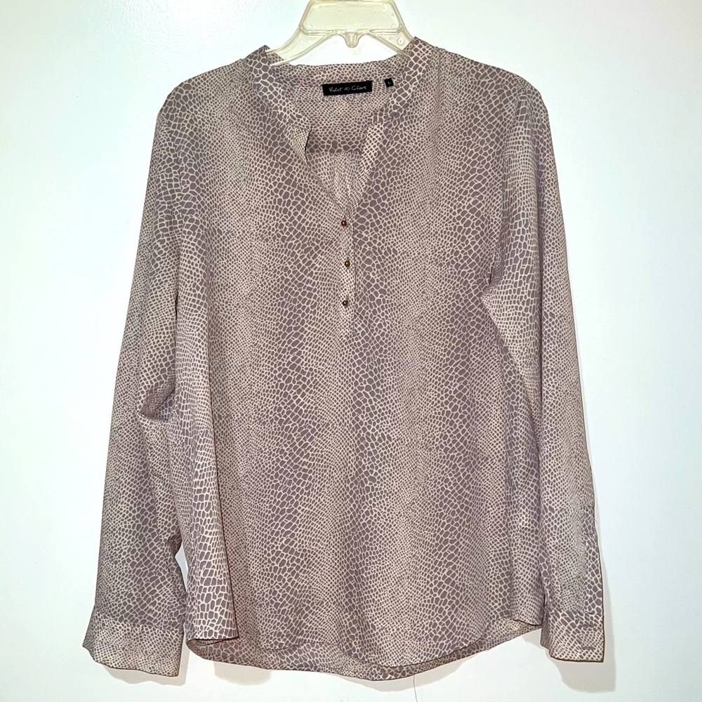 Mandarin collar, pull over blouse